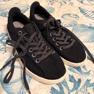 Allbirds Womens Size 10 Black Sneakers w/ White Soles EU40